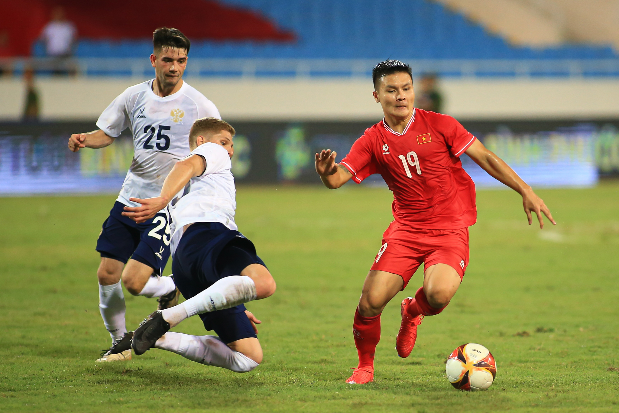 Quang Hai Viet Nam vs Nga 5/9